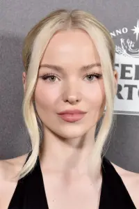 Фото Голуб Камерон (Dove Cameron)