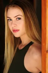 Фото  (Hayley Erin)