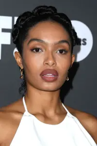 Фото Яра Шахіді (Yara Shahidi)