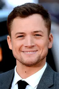 Фото Тарон Егертон (Taron Egerton)