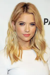 Фото Ешлі Бенсон (Ashley Benson)