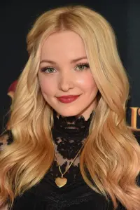 Фото Голуб Камерон (Dove Cameron)