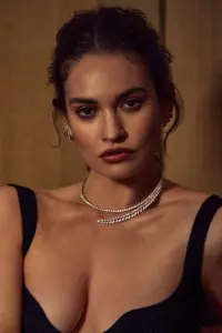 Фото Лілі Джеймс (Lily James)