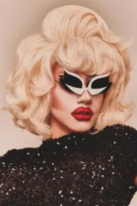 Фото  (Trixie Mattel)