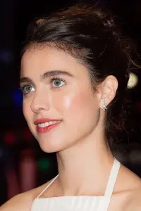 Фото Маргарет Квалі (Margaret Qualley)