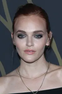 Фото Мадлен Брюер (Madeline Brewer)