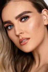 Фото  (Perrie Edwards)