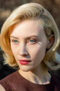 Фото Сара Гадон (Sarah Gadon)