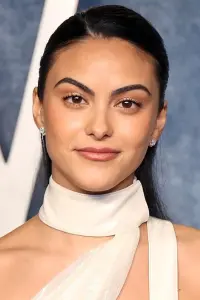 Фото Каміла Мендес (Camila Mendes)