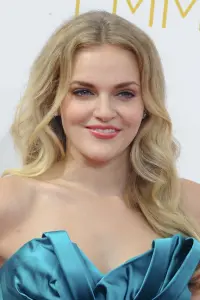 Фото Мадлен Брюер (Madeline Brewer)