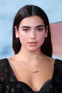 Фото Дуа Ліпа (Dua Lipa)