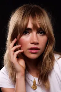 Фото Сьюкі Вотерхаус (Suki Waterhouse)