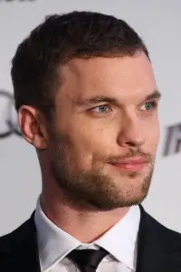 Фото Ед Скрейн (Ed Skrein)