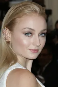 Фото Софі Тернер (Sophie Turner)