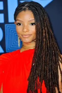 Фото Холлі Бейлі (Halle Bailey)