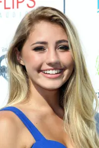 Фото  (Lia Marie Johnson)