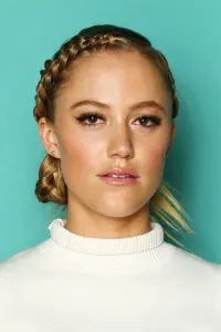 Фото Майка Монро (Maika Monroe)