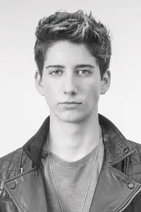 Фото Майло Мангейм (Milo Manheim)