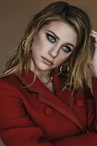 Фото Лілі Рейнхарт (Lili Reinhart)