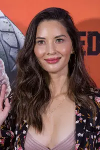 Фото Олівія Манн (Olivia Munn)