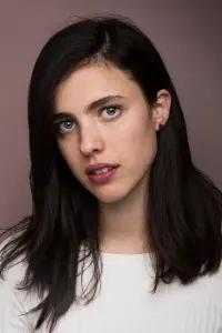 Фото Маргарет Квалі (Margaret Qualley)