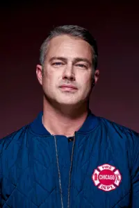 Фото  (Taylor Kinney)