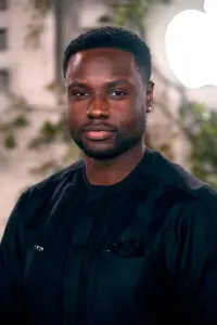 Фото Дайо Океній (Dayo Okeniyi)