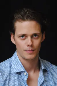 Фото Білл Скарсгард (Bill Skarsgård)