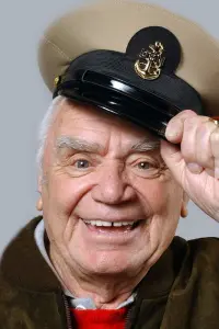 Фото Ернест Боргнайн (Ernest Borgnine)