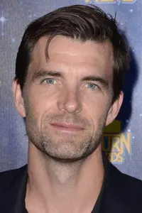 Фото  (Lucas Bryant)