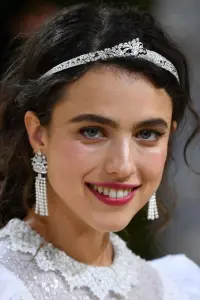 Фото Маргарет Квалі (Margaret Qualley)