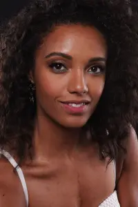 Фото Мейсі Річардсон-Селлерс (Maisie Richardson-Sellers)