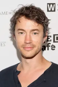 Фото Том Віздом (Tom Wisdom)