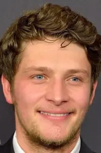 Фото Бретт Дайер (Brett Dier)