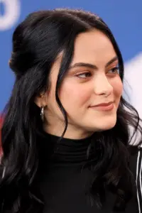 Фото Каміла Мендес (Camila Mendes)