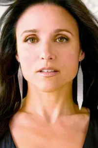 Фото Джулія Луїс-Дрейфус (Julia Louis-Dreyfus)