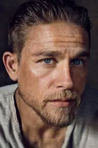 Фото Чарлі Ганнем (Charlie Hunnam)