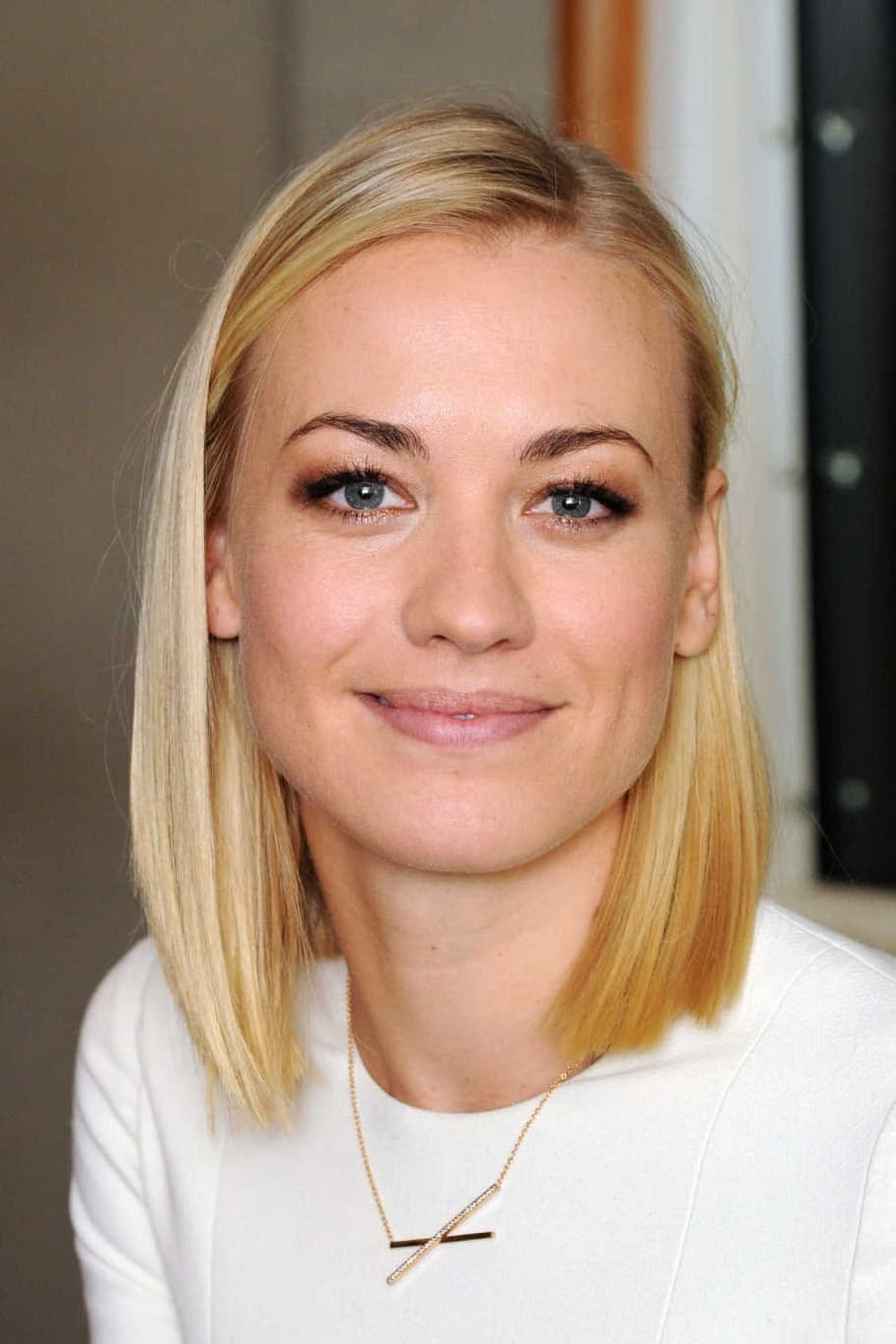 Фото Івонн Страховскі (Yvonne Strahovski)