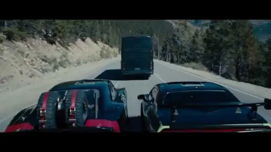 Відео до фільму Форсаж 7 | Fast & Furious 7 - Extrait 2 "L'Attaque du Bus" VF [Au cin&eacute;ma le 1er Avril]