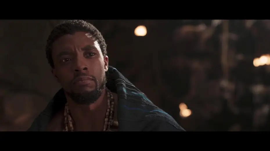 Відео до фільму Чорна пантера | Black Panther - Sc&egrave;ne coup&eacute;e : Les voix du pass&eacute; VOST