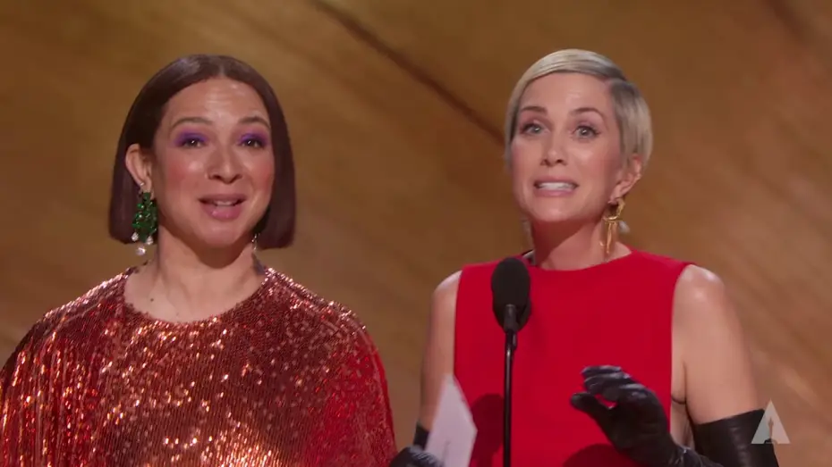 Відео до фільму Маленькі жінки | Maya Rudolph and Kristen Wiig present  "Little Women" wins Best Costume Design | 92nd Oscars (2020)