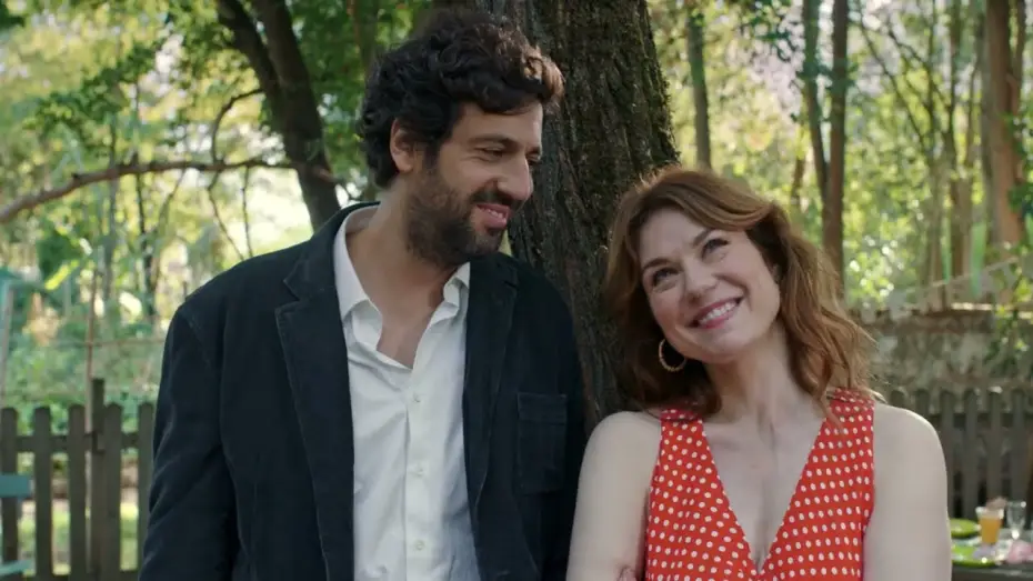 Відео до фільму Double foyer | Double foyer de Claire Vass&eacute; - Bande annonce