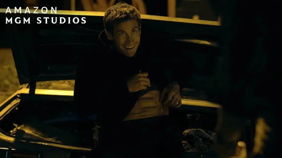 Відео до фільму Придорожній заклад | Dalton Gets A Job Offer