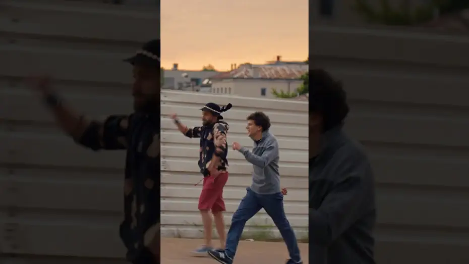 Відео до фільму Справжній біль | Now Playing (Walking)