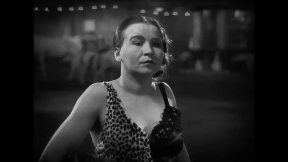 Відео до фільму Виродки | Freaks - Bande annonce Reprise 2016 HD VOST