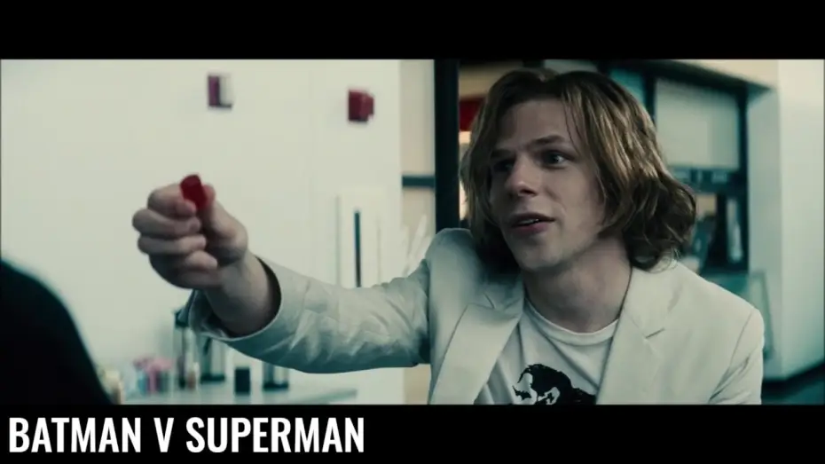 Відео до фільму Бетмен проти Супермена: На зорі справедливості | Sc&egrave;ne culte - Batman V Superman - Sucez moi &ccedil;a !