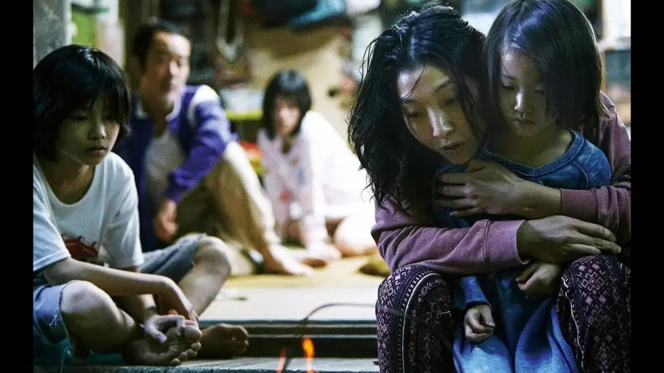 Відео до фільму Крамничні злодюжки | Un asunto de familia - Trailer español (HD)