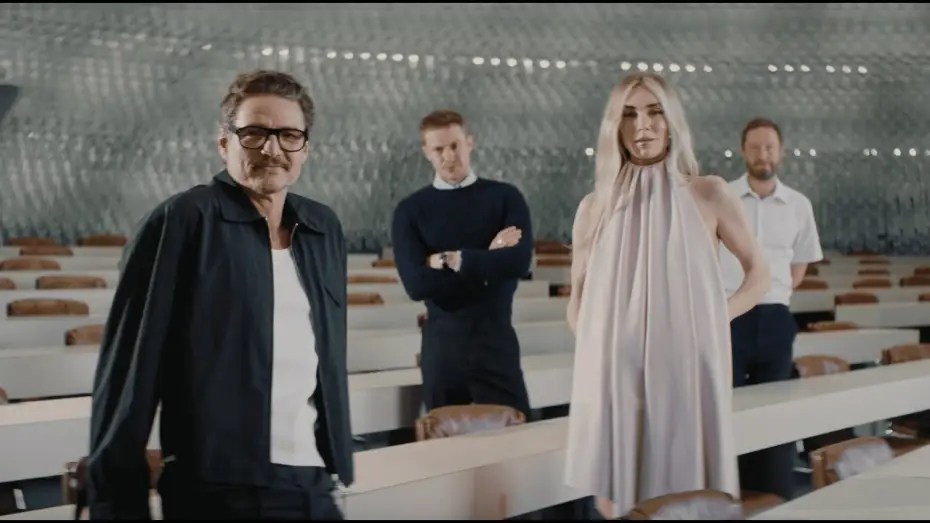 Відео до фільму Фантастична четвірка | Les 4 Fantastiques : Premiers pas - Leur venue &agrave; Paris | Marvel