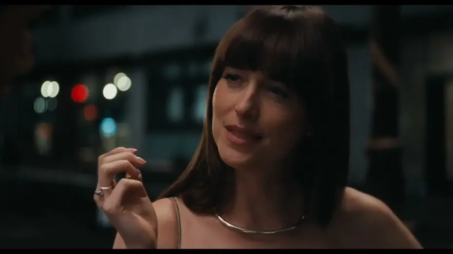 Відео до фільму Матеріалісти | El tri&aacute;ngulo amoroso con m&aacute;s qu&iacute;mica.