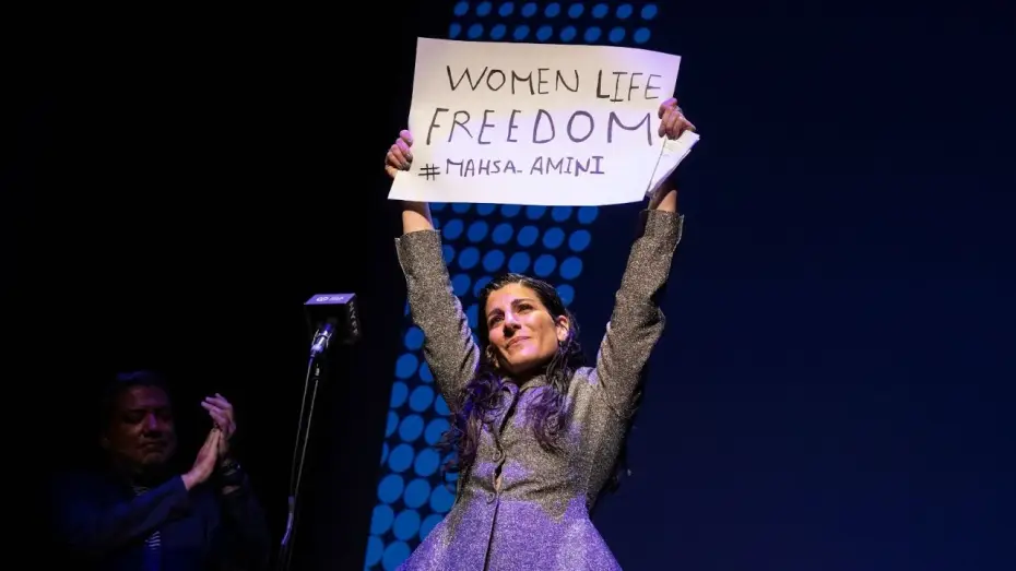 Відео до фільму خرس نیست | Mina Kavani Shares Statement From Jafar Panahi at NYFF60 Premiere of No Bears